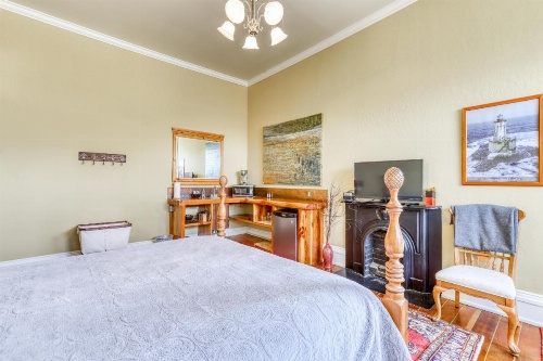 Eureka Apartments image 12