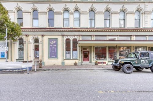 Eureka Apartments image 5